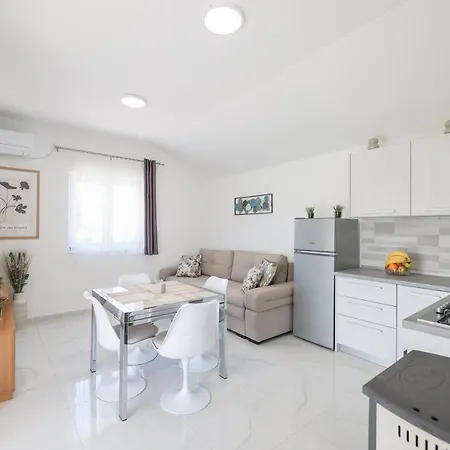 Marinerro Completely Energy Self-sustainable Surrounded By Olive Groves And An Orchard
