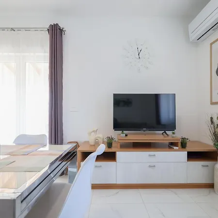 Vila Marinerro Completely Energy Self-sustainable Surrounded By Olive Groves And An Orchard Biograd Na Moru
