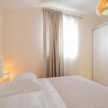 Vila Marinerro Completely Energy Self-sustainable Surrounded By Olive Groves And An Orchard *