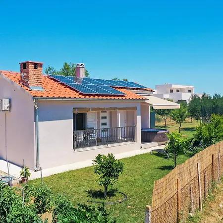 Marinerro Completely Energy Self-sustainable Surrounded By Olive Groves And An Orchard Vila