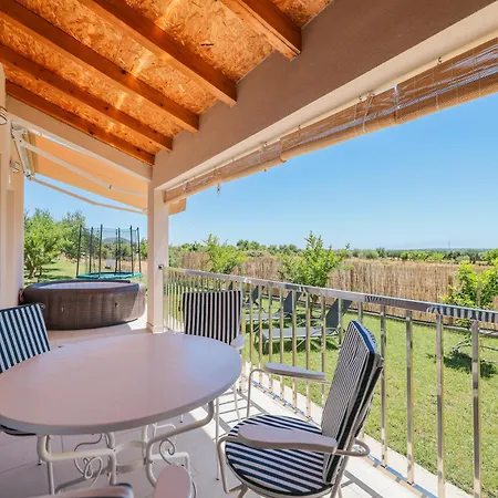 Marinerro Completely Energy Self-sustainable Surrounded By Olive Groves And An Orchard Biograd Na Moru